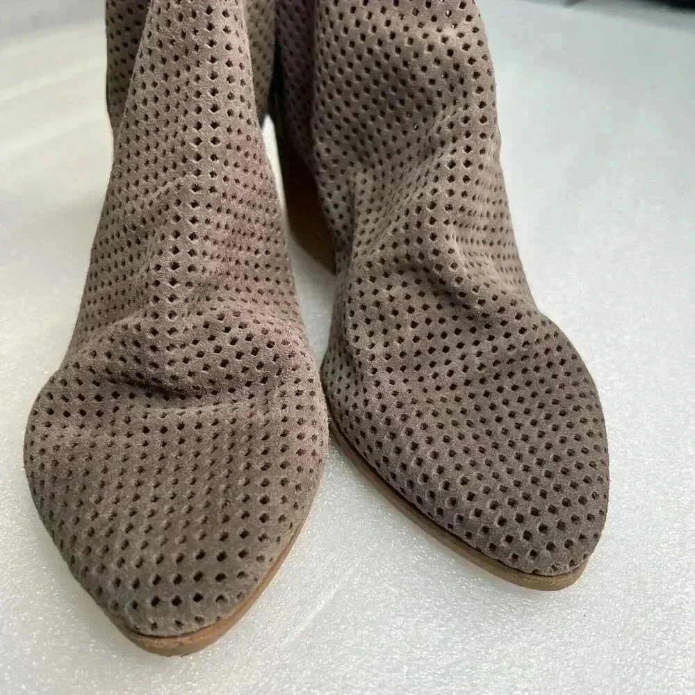 JEFFREY CAMPBELL Jenelle Laser Cut Soft Leather Bootie‎ women's 9.5 M Block Heel